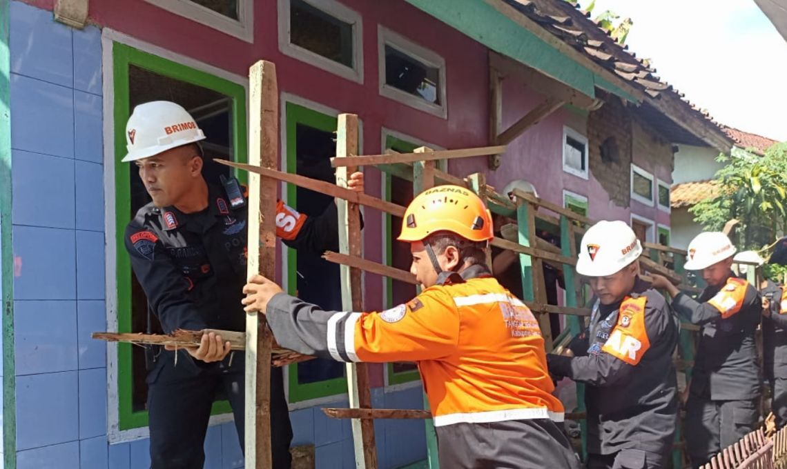 BAZNAS Menerjunkan Tim Tanggap Bencana Untuk Menangani Dampak Gempa Di Garut.