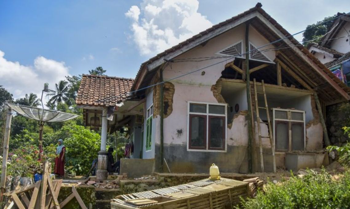 BNPB Melaporkan 110 Rumah Rusak Dan 75 Rumah Tangga Terdampak Oleh Gempa Garut.